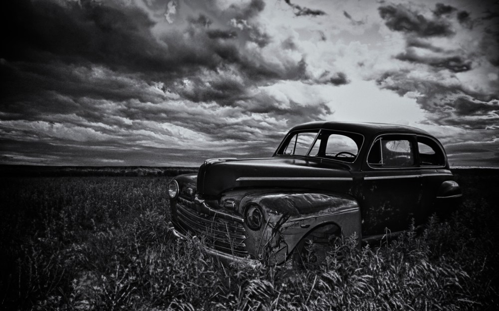 Car wreck, HDR, Canon 7D Black&White