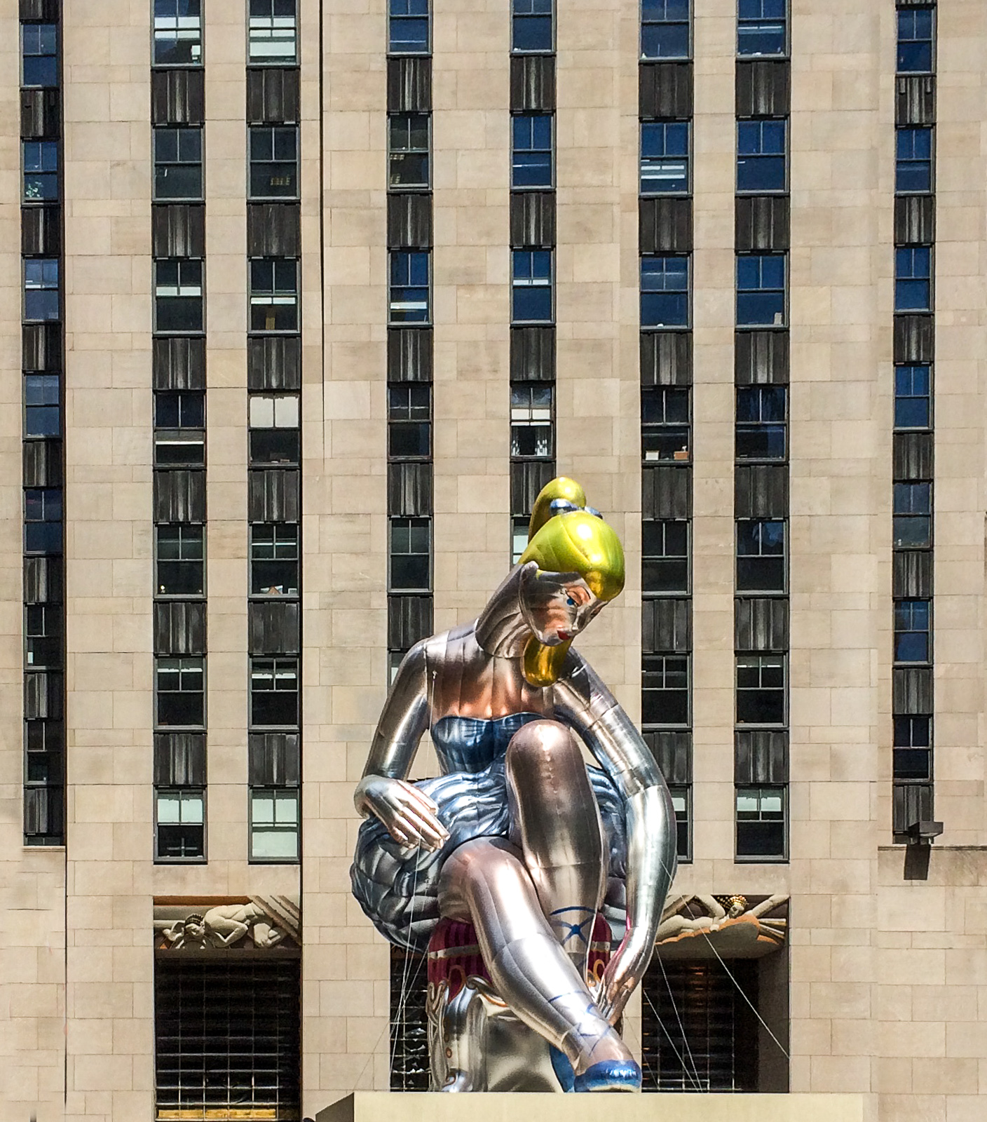sculpture at Rockefeller Center